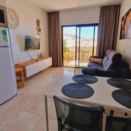 Lana Castle With Sea View Apartmán
