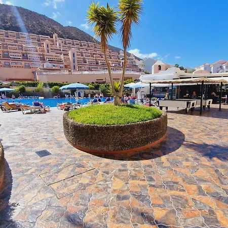 Lana Castle With Sea View Apartment *