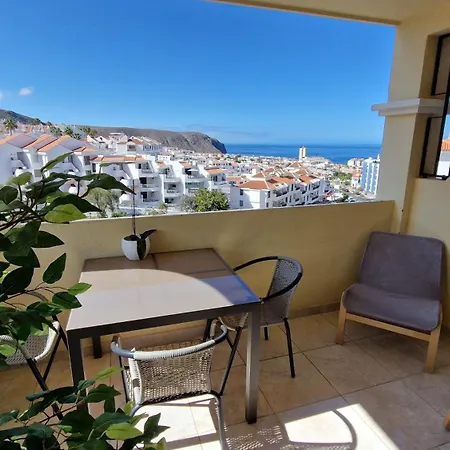 Apartment Lana Castle With Sea View