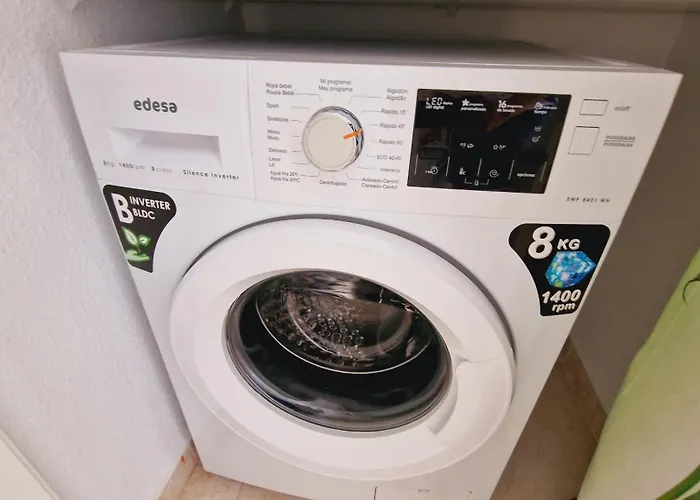 Lana Castle With Sea View Apartment *