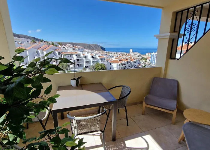 Apartment Lana Castle With Sea View